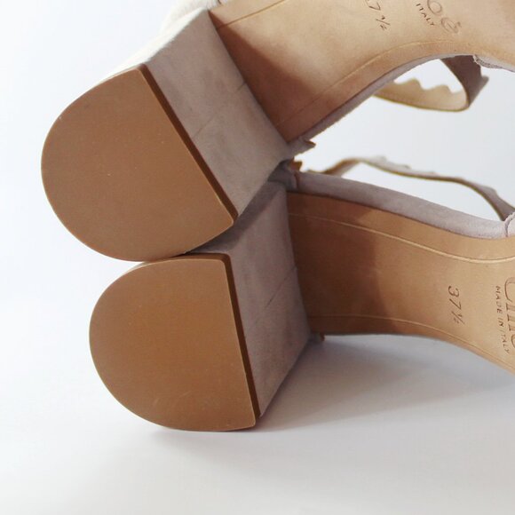 New CHLOE Scalloped d'Orsay Suede Heeled Pumps - Picture 12 of 13